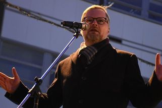 Petr Fiala si pod sebou podřezal větev - Médium.cz