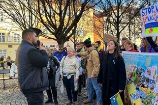 Proti strachu, za Ukrajinu. Výročí ruské invaze připomínají koncerty i pochody - Novinky