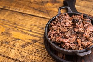 Recept na pomalu pečenou trhanou vepřovou plec - Novinky