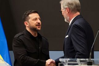 Česko bude dál cvičit ukrajinské piloty, dohodli se Fiala a Zelenskyj - Novinky