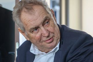 Zeman kritizoval náhrady pro Pavlovou. Moje žena je dáma, nic podobného nechtěla, prohlásil - Echo24.cz