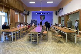 Atmosféra prázdnoty. Na setkání s Alenou Schillerovou přišlo v Lipůvce pár lidí - Novinky