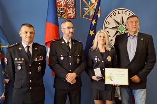 Šumperská dopravní policistka zachránila ve švýcarských Alpách tři lidské životy