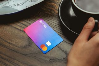 Neomezený tarif za pár stovek? Revolut změnil svět bank, teď jde po krku operátorům - Novinky