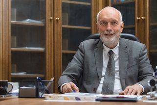 Bývalý ústavní soudce: Vypnout dezinformace. Teď je to ve veřejném zájmu - Seznam Zprávy