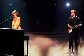 Těhotenské bříško Burešové a zpěv Forejta. Háma se zeptal, zda to bude kuchaříček nebo zpěvadulínka | Tvoje tvář má známý hlas