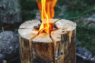 Co je to švédská svíce, jak ji vyrobit a zapálit