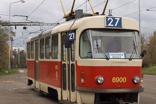 Zdánlivá vstřícnost, reálné pokuty: Platební terminály v MHD postrádají díky předpisům významu - Médium.cz