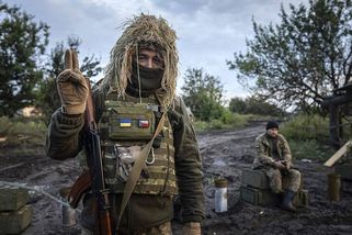 Bránili tam naši zem. Armáda připomněla české hrdiny, kteří padli na Ukrajině - Novinky