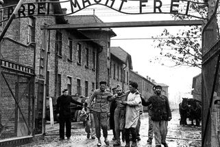 Konec války Židům klid nepřinesl: z Československa raději odešla polovina těch, co přežili holocaust - Médium.cz