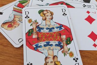 Balíček karet. „A spodek pane, to je Ďábel...“ Mirek Černý za svou recitaci dostal platinu - Médium.cz