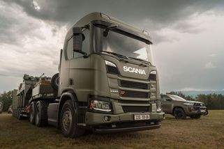 Nejen tatrovky! Česká armáda nakoupila mocné osmiválcové scanie, tanky odvezou jako nic - Garáž.cz