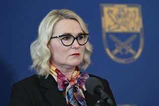 Neznáte ani základní zákony, jste trapná. Černocho...