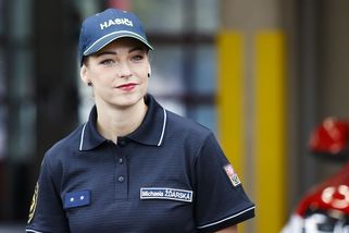 První žena v Česku prošla testy a pracuje ve výjezdové jednotce hasičů - Novinky