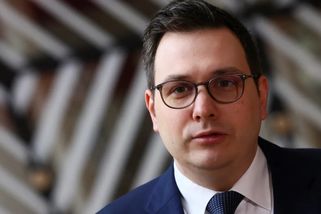 Nemusíme se plazit, kritizuje Lipavský Ficovu schůzku s Putinem