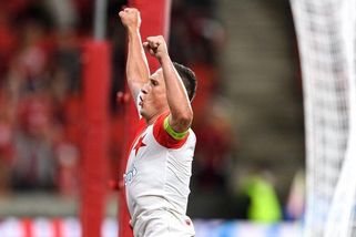 Penalta. A Bořil měl jít ven. Komise trestala, ne však rozhodčího na ploše - Sport.cz