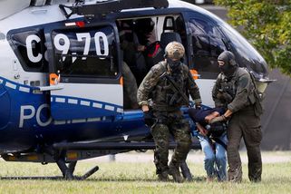 Vrah ze Solingenu měl být z Německa vyhoštěn, ale skrýval se. Úřady mu poté udělily ochranu - Novinky