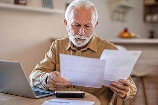 Senioři přišli o stamiliony. Žalobce v obřím případu detektivy kritizuje - Seznam Zprávy