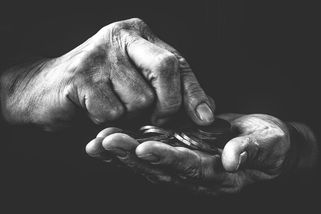 Žádná chudoba v Česku není. Lidé jen drnčí „jsme chudí a máme se špatně“ - Médium.cz