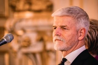 Z Pavla je loutkový prezident. Z Hradu byli odstraněni všichni srdcaři, míní Valeš