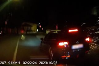 Auto plné Syřanů se řítilo na Prahu rychlostí 200 km/h. Zastavil ho PIT manévr - Novinky