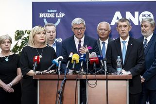 Uražené ANO poslalo vládu k šípku - Novinky