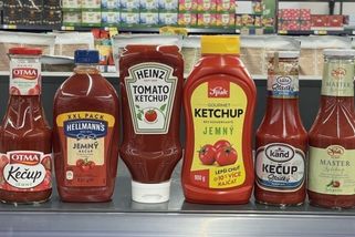Velké srovnání kečupů: Který je energetická bomba a v čem se liší ty drahé od levných?