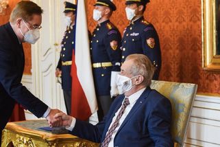 VIDEO: Zemanův pokyn při jmenování nového ministra: Pozvěte hyeny - Echo24.cz
