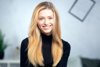 Návod, jak si vyfoukat vlasy jako od kadeřníka - Proženy.cz