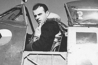 Místo vděku pronásledování. Tak se vlast odměnila čs. letcům RAF - Médium.cz