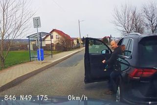 Agresivní vybržďovač. Celé nesestříhané video konfliktu | Odchyceno na dashcam