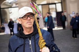 Klempíř si na jarmarku zazpíval s cimbálem a dostal sekerku. Na akci ministerstva kultury dorazil i Šťastný - Novinky