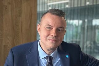 Rajchl by do války proti Rusku poslal české poslankyně. Nabízí je zdarma, případně by připlatil