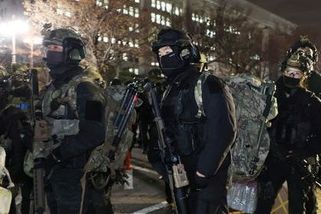 Jihokorejská armáda při stanném právu vtrhla do parlamentu - Novinky