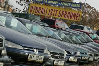 Český vozový park neúprosně stárne, průměrný věk se dostal přes 16 let! Ještě před deseti lety byl ani ne 14 let... - Garáž.cz