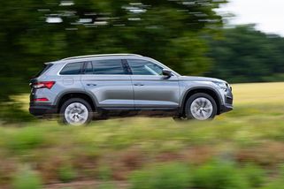 Když potřebujete velké SUV do půl milionu, ale nechcete Škodu Kodiaq. Našli jsme hned několik zajímavých alternativ - Garáž.cz