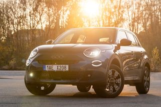 Rozkošný kukuč malé pětistovky, ale praktičnost SUV. Fiat 600 pořídíte za rozumný peníz, a navíc nežere - Garáž.cz