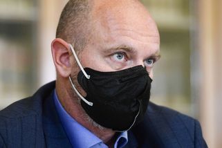 Zkoušky by se mohly upravit při plošné uzávěře, nyní se to nechystá, sdělil Plaga - Novinky