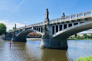 Cyklisty na mostě nechceme, zdržují auta. Nymburk chce po opravě zakázat jejich vjezd - Zdopravy.cz
