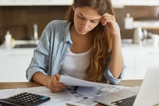 Samoživitelka Irena: Mám dvě děti, dvě brigády a dluhy. Bez pomoci rodičů se neobejdeme! - Proženy.cz