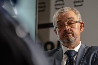 Benda na odstřel? Nálada v klubu houstne. Mladí poslanci chtějí nové vedení a volají po generační obměně