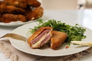 Uzené řízky představují neotřelou variantu oblíbené české klasiky | Toprecepty