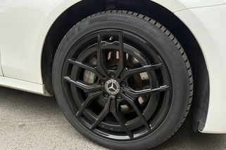 Prozradí, kde bydlíte i kam jezdíte: Senzory tlaku v pneumatikách vysílají nonstop polohu auta, zachytí ji kdokoliv