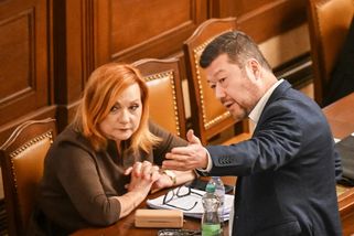 Benzin a nafta letí nahoru. Schillerová má hledat řešení