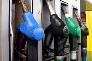 Rozšířené povolenky lidem zdraží benzin i topení - Novinky