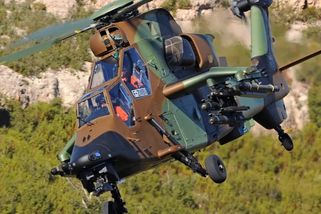 Tiger z Francie míří na Blízký východ. Proti dronům může být levnější než Rafale