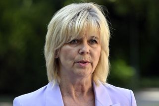 Eva Pavlová se práce na poli nebojí