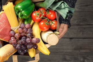 Doba je zlá a Češi šetří! Pijí míň piva a nedopřávají si už tolik ovoce