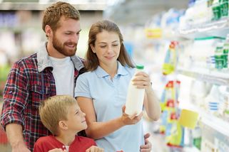 Vejce za 4 koruny, mazanec za 9,90 Kč a mléko za 7,90 Kč: Před Velikonoci obchody neskutečně zlevnily