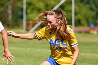 Gólový hit internetu? Břevno, břevno, gól! Teplická fotbalistka byla jako buldok